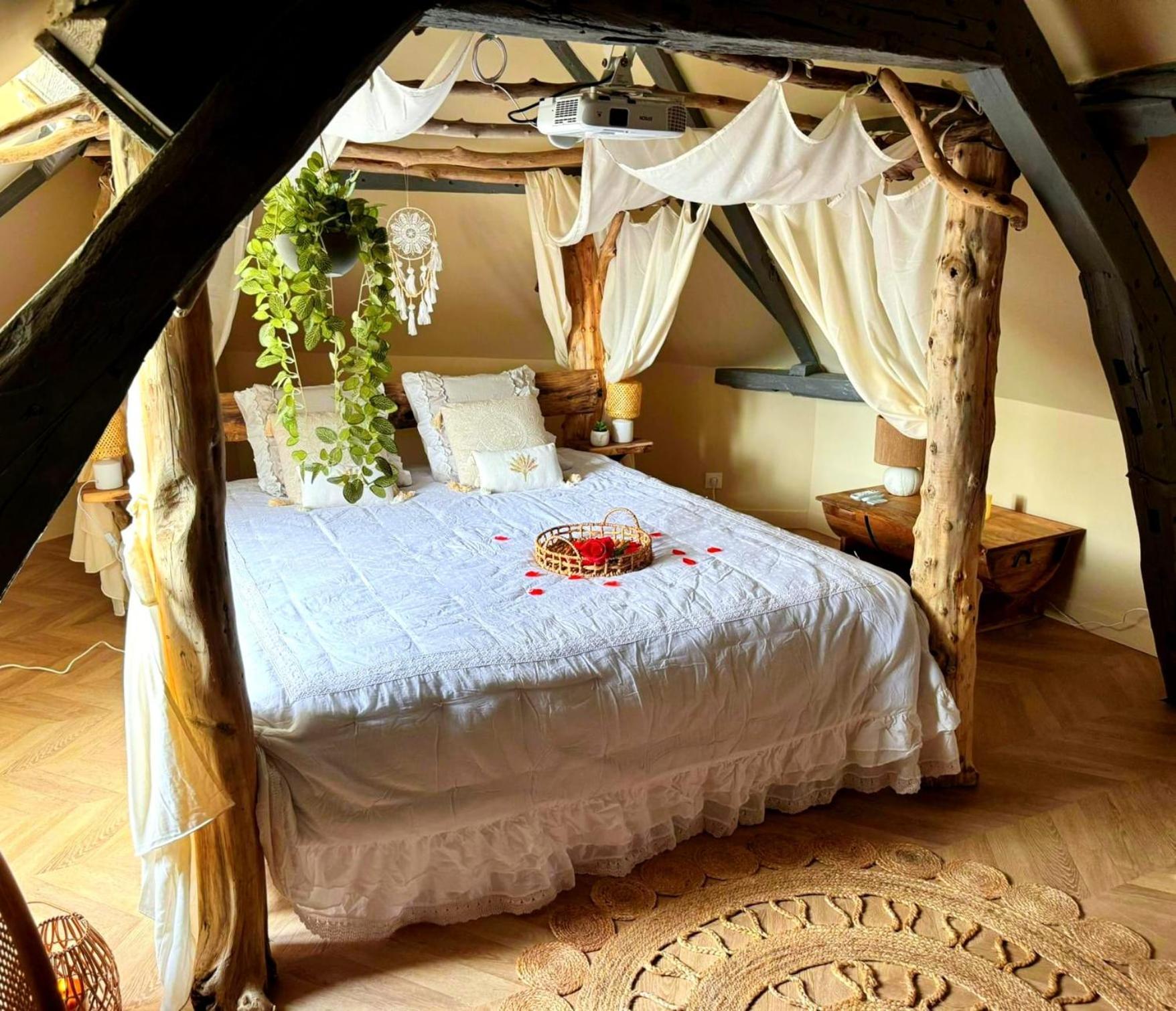 Duplex Safari Jusqu'A 4 Personnes, Spa, Cinema Et Lit Sous Les Arbres, Day Use, 10 Min Centre Amiens Exterior photo